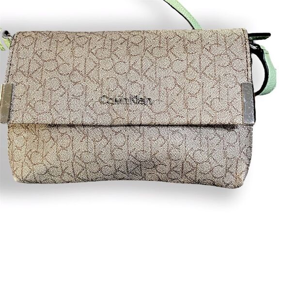 Calvin Klein Key Item Flap Crossbody Logo Bag - Picture 1 of 10